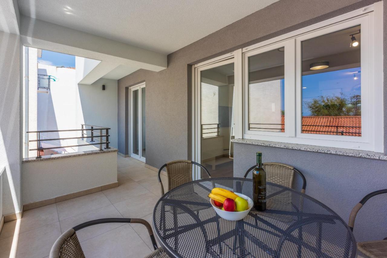 Luxury Apartments Lovorka 1 & 2**** Selce Dış mekan fotoğraf