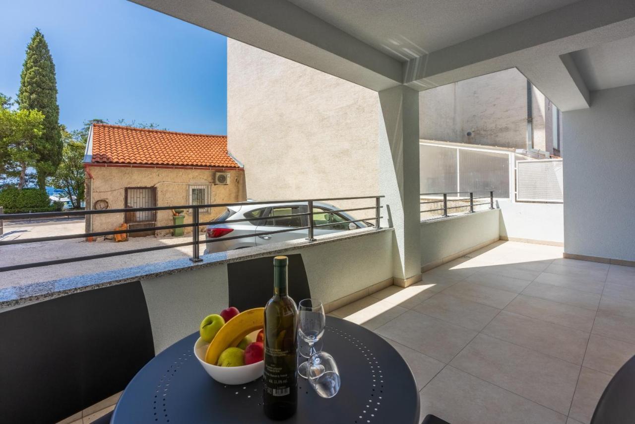 Luxury Apartments Lovorka 1 & 2**** Selce Dış mekan fotoğraf
