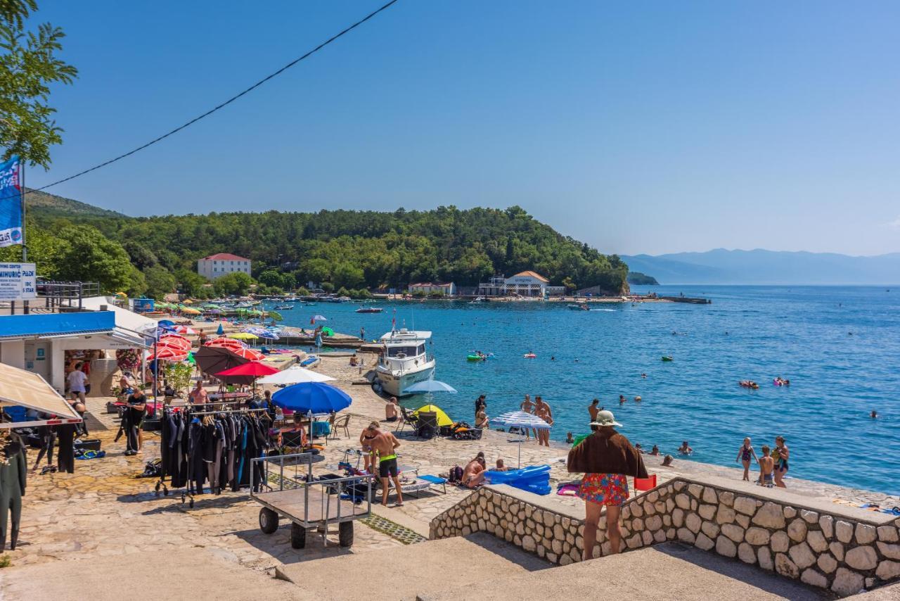 Luxury Apartments Lovorka 1 & 2**** Selce Dış mekan fotoğraf